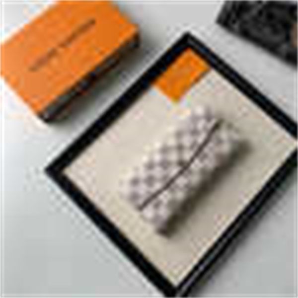 wallet leather brand grid designer wallets luxury key m20005 wallet real 2020 long spring chain and pouches summer card white holders phone, Red;black
wallet leather brand grid designer wallets luxury key m20005 wallet real 2020 long spring chain and pouches summer card white holders phone, Red;black