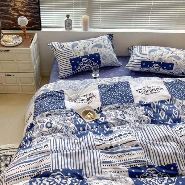 bedding sets light luxury nordic style pure cotton twill household four-piece set, geometric simple printing duvet cover, bed linen
bedding sets light luxury nordic style pure cotton twill household four-piece set, geometric simple printing duvet cover, bed linen