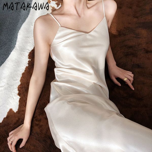 matakawa satin v-neck suspender woman dress summer silk black dresses base long vestido spring spaghetti strap vestidos 210513, Black;gray
matakawa satin v-neck suspender woman dress summer silk black dresses base long vestido spring spaghetti strap vestidos 210513, Black;gray