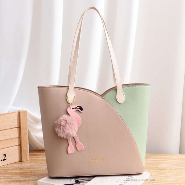 women's new trend single shoulder messenger large capacity handbag women's 12132
women's new trend single shoulder messenger large capacity handbag women's 12132