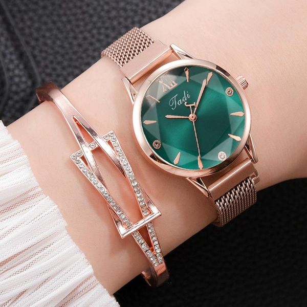 wristwatches luxury magnetic women green dial gem cut face bracelet quartz clock ladies with wristwatch relojes para mujer, Slivery;brown
wristwatches luxury magnetic women green dial gem cut face bracelet quartz clock ladies with wristwatch relojes para mujer, Slivery;brown