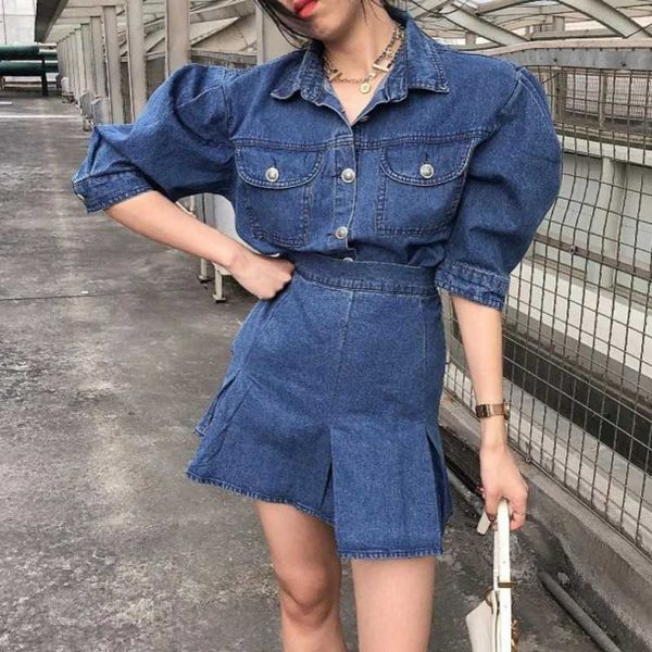 summer denim two-piece retro shirt puff sleeve button pocket + pleated skirt casual sets 210531, White
summer denim two-piece retro shirt puff sleeve button pocket + pleated skirt casual sets 210531, White