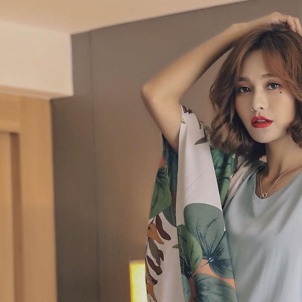 autumn pajamas cardigan vest women sleepwear pants shorts satin 4 pcs set floral printing elegant tender home clothes, Black;red
autumn pajamas cardigan vest women sleepwear pants shorts satin 4 pcs set floral printing elegant tender home clothes, Black;red