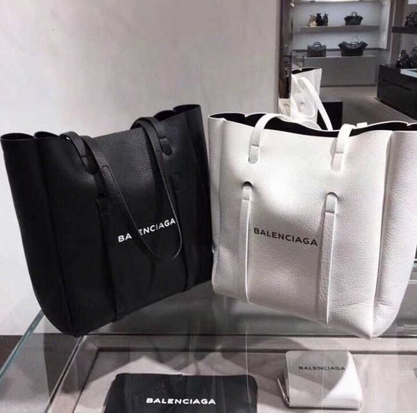 women luxurys designers bags 2021 womens handbags purses designer crossbody wallet bag louisbags_18 tote letter shopping one
women luxurys designers bags 2021 womens handbags purses designer crossbody wallet bag louisbags_18 tote letter shopping one