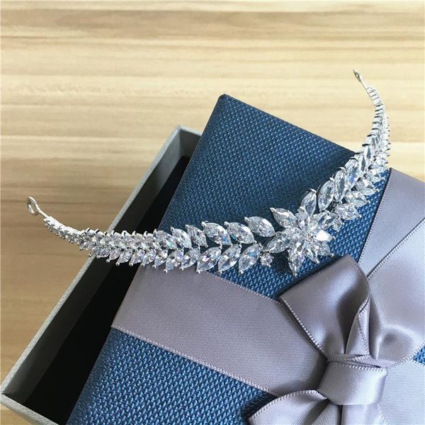hair clips & barrettes full zircon tiara cz crown headband wedding accessories diadem jewelry tiaras and crowns diadema coroa noiva wigo0864, Golden;silver
hair clips & barrettes full zircon tiara cz crown headband wedding accessories diadem jewelry tiaras and crowns diadema coroa noiva wigo0864, Golden;silver