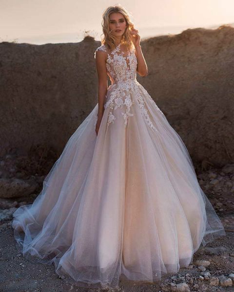 women luxury applique lace beaded illusion ball gowns vintage floor length wedding gown bridal dress vestido de noiva brautkleid, White
women luxury applique lace beaded illusion ball gowns vintage floor length wedding gown bridal dress vestido de noiva brautkleid, White