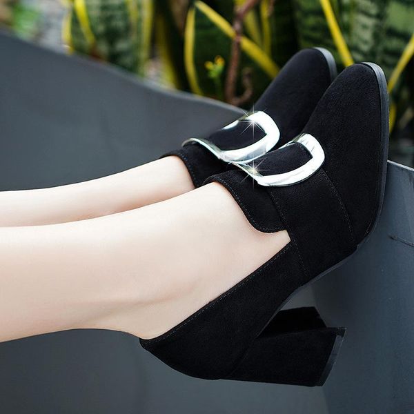 dress shoes pointed toe flock&patent leather woman metal decoration slip on thick high heels all match ol work ladies pumps femme 2021, Black
dress shoes pointed toe flock&patent leather woman metal decoration slip on thick high heels all match ol work ladies pumps femme 2021, Black