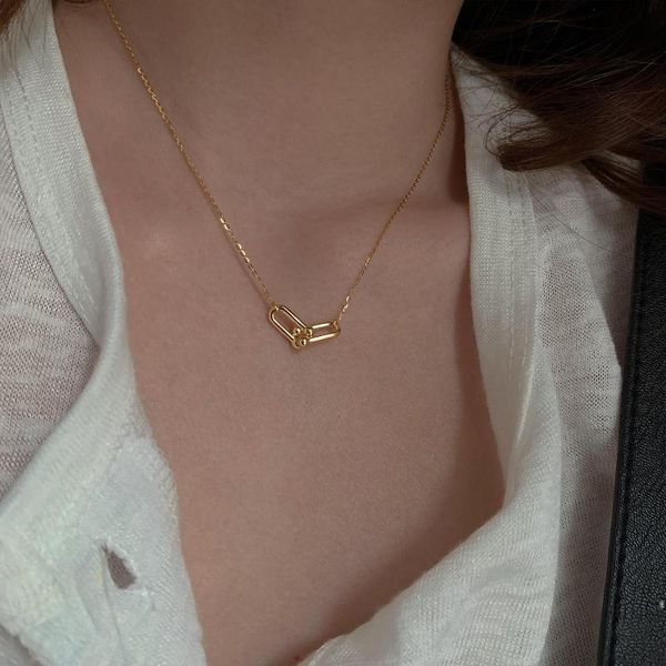 chains s light silver chain necklace 2021 female clavicle love luxury niche design contracted cold wind
chains s light silver chain necklace 2021 female clavicle love luxury niche design contracted cold wind