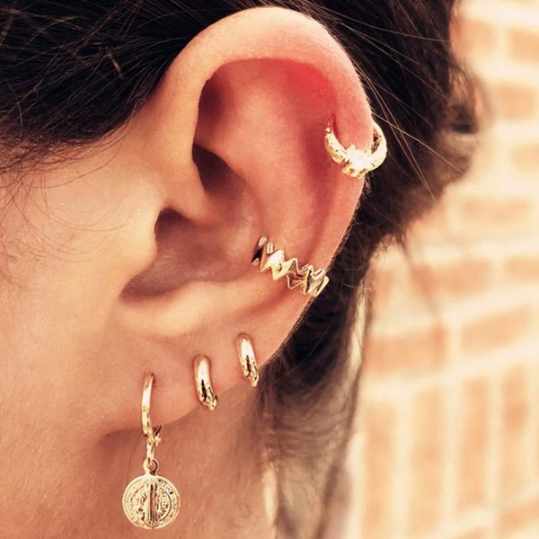 stud modyle 5 pair/set 2021 brincos female rhinestone earrings set amazing price gold small earring for women fashion jewelry, Golden;silver
stud modyle 5 pair/set 2021 brincos female rhinestone earrings set amazing price gold small earring for women fashion jewelry, Golden;silver