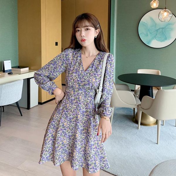 casual dresses fall winter 2021 women's french romantic long sleeve floral v-neck dress holiday, Black;gray
casual dresses fall winter 2021 women's french romantic long sleeve floral v-neck dress holiday, Black;gray