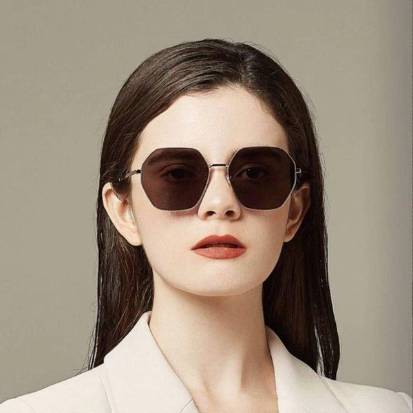 sunglasses hexagon gold frame women fashion style gradient grey lens lady eyewear, White;black
sunglasses hexagon gold frame women fashion style gradient grey lens lady eyewear, White;black