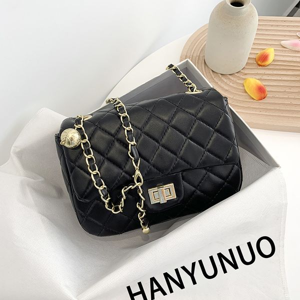 new pearl chain messenger women's korean version trend large capacity lingge xiangfeng golden ball small square bag
new pearl chain messenger women's korean version trend large capacity lingge xiangfeng golden ball small square bag