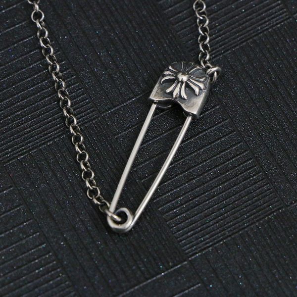 luxury designers sterling silver 925 croix pin necklace o-shaped circle thai silver temperament cross pendant men's and women's si
luxury designers sterling silver 925 croix pin necklace o-shaped circle thai silver temperament cross pendant men's and women's si