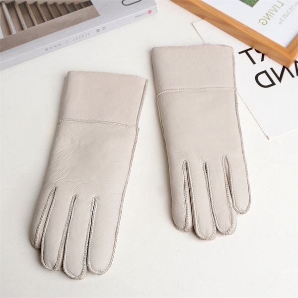 Winter warm women's fur integrated gloves outdoor sports cold protection riding sheepskin, Black
Winter warm women's fur integrated gloves outdoor sports cold protection riding sheepskin, Black