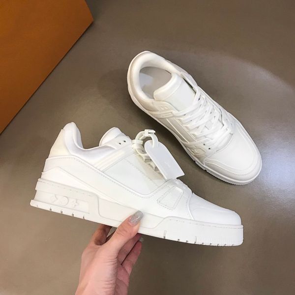 spring men shoes luxury designer sneaker matching white matte cowhide with the same color outsole with box size38-45, Red;white
spring men shoes luxury designer sneaker matching white matte cowhide with the same color outsole with box size38-45, Red;white