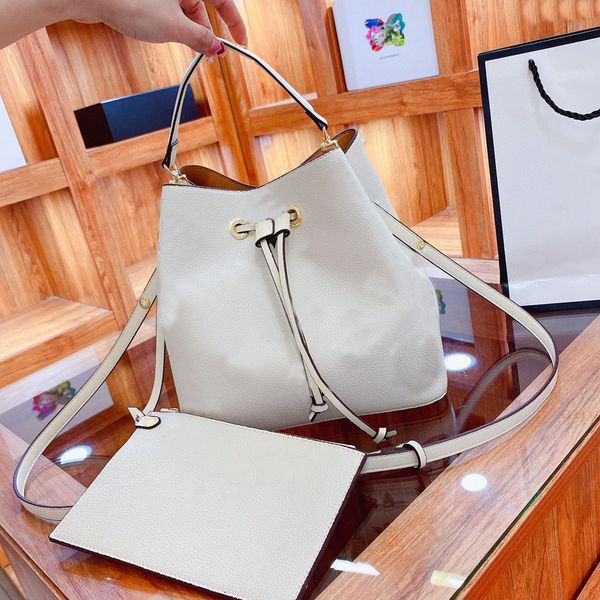 luxurys designer bucket bag classic ladies handbag women fashion mother cossbody purse handbags shoulder bags printing wallet letter totes l
luxurys designer bucket bag classic ladies handbag women fashion mother cossbody purse handbags shoulder bags printing wallet letter totes l
