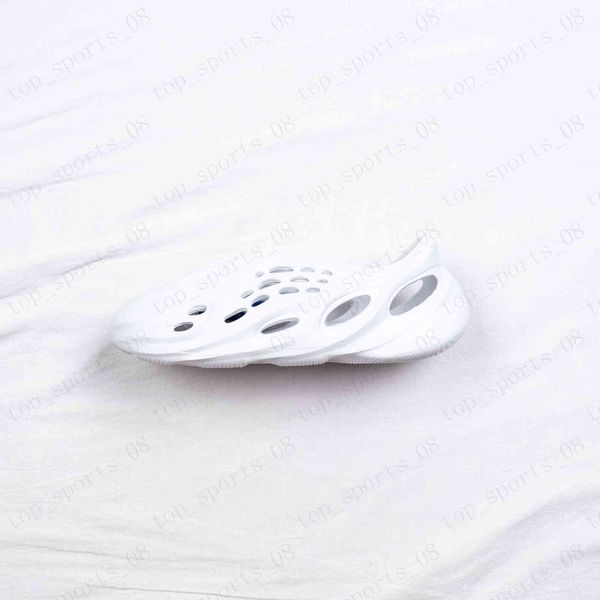 2021 foam runner summer desert sand plat-forme fashion shoes sandals triple black bone white green platform sandal resin dark blue brown men
2021 foam runner summer desert sand plat-forme fashion shoes sandals triple black bone white green platform sandal resin dark blue brown men