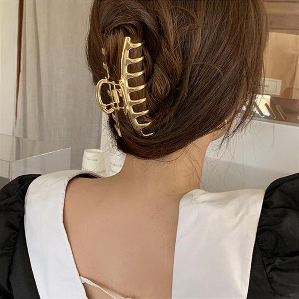 hair clips & barrettes aomu french retro metal rhinestone imitated pearl claw irregular geometric hollow big hairpin for women fashion jewel, Golden;silver
hair clips & barrettes aomu french retro metal rhinestone imitated pearl claw irregular geometric hollow big hairpin for women fashion jewel, Golden;silver