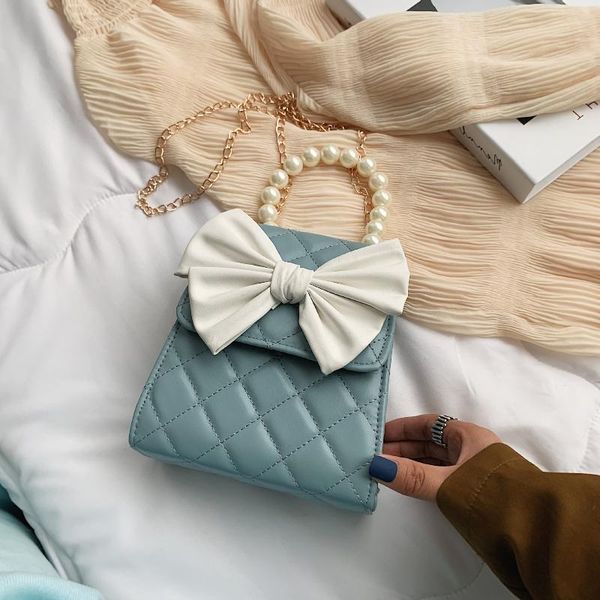 pearl handbag cross body bag woman 2021 fashion fresh bow messenger simple diamond chain shoulder bags
pearl handbag cross body bag woman 2021 fashion fresh bow messenger simple diamond chain shoulder bags