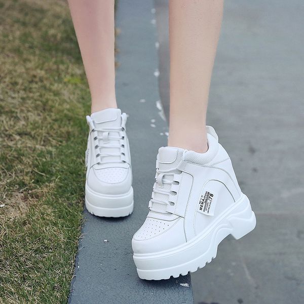New Women Chunky Sneakers Platform Casual Shoes White Sport Fashion Female Lace Up 12cm High Vulcanized Shoes Woman Old Dad Shoe
New Women Chunky Sneakers Platform Casual Shoes White Sport Fashion Female Lace Up 12cm High Vulcanized Shoes Woman Old Dad Shoe