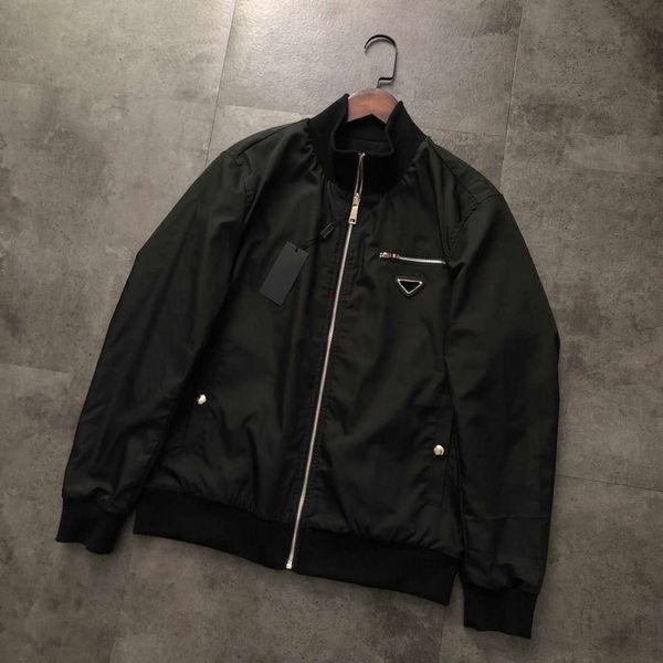 2021 men s hoodies classic casual jacket stand-up collar reversible design metal triangle embroidery imported renewable nylon material, Black;brown
2021 men s hoodies classic casual jacket stand-up collar reversible design metal triangle embroidery imported renewable nylon material, Black;brown