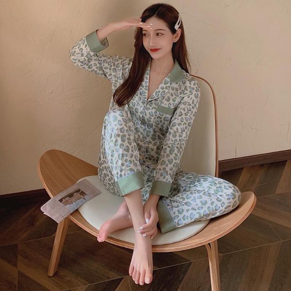 tianluo 2021 spring and autumn long sleeve trousers green leopard silk pajamas women's suit two piece pants, White
tianluo 2021 spring and autumn long sleeve trousers green leopard silk pajamas women's suit two piece pants, White
