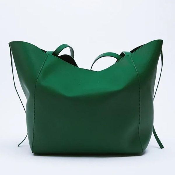 evening bags women's shoulder bag simple fashion handbag stitching tote for women handbags hand 2021
evening bags women's shoulder bag simple fashion handbag stitching tote for women handbags hand 2021