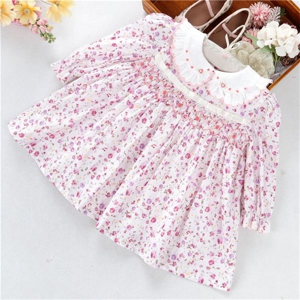 girl's dresses infant born baby girls smocked flower hand made cotton peter pan collar kids clothes children clothing 0922, Red;yellow
girl's dresses infant born baby girls smocked flower hand made cotton peter pan collar kids clothes children clothing 0922, Red;yellow