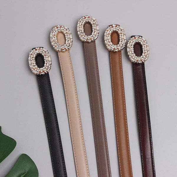 belts 2021 oval belt in female cow leather, buckle with adjustable strass legitimate leather, Black;brown
belts 2021 oval belt in female cow leather, buckle with adjustable strass legitimate leather, Black;brown