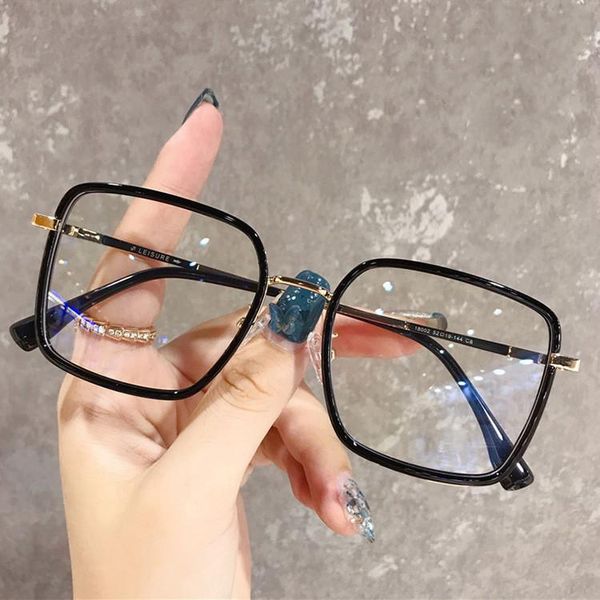sunglasses anti-blue light black frame glasses retro metal 2021 net red korean ladies trend flat, White;black
sunglasses anti-blue light black frame glasses retro metal 2021 net red korean ladies trend flat, White;black