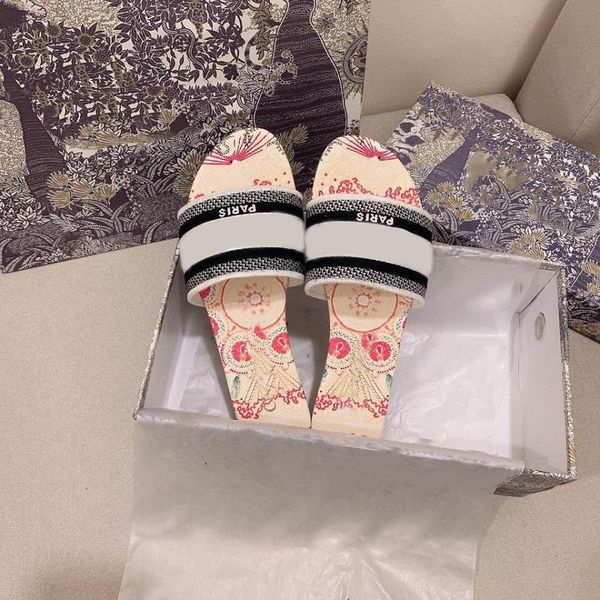 summer luxury designer sandals women slippers fashion electric embroidered sandal fabric print beach shoes bonded leather flesh slipper slid, Black
summer luxury designer sandals women slippers fashion electric embroidered sandal fabric print beach shoes bonded leather flesh slipper slid, Black