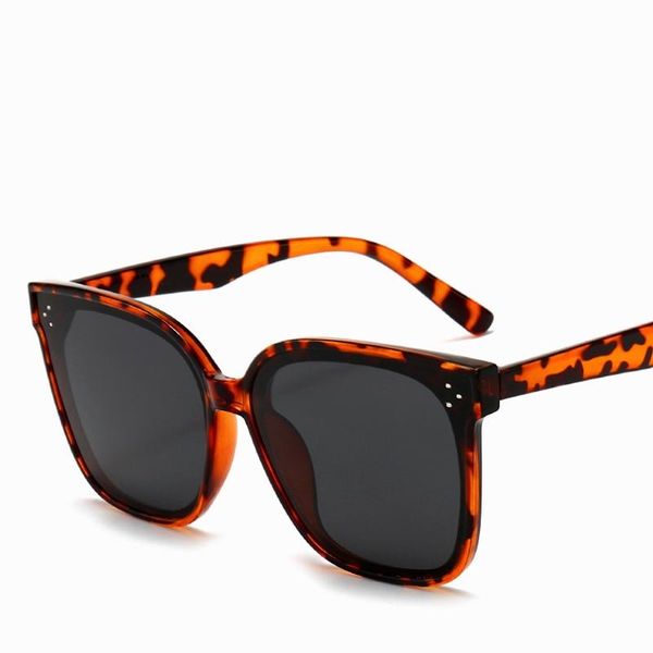 sunglasses classic design square rivet fashion male shading polarized sun glasses oval driving retro goggle women uv400 eyewear, White;black
sunglasses classic design square rivet fashion male shading polarized sun glasses oval driving retro goggle women uv400 eyewear, White;black