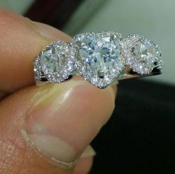 wedding rings luxury and exquisite s925 silver lover heart-shaped geometric jewelry ladies engagement valentine's day gift ring, Slivery;golden
wedding rings luxury and exquisite s925 silver lover heart-shaped geometric jewelry ladies engagement valentine's day gift ring, Slivery;golden