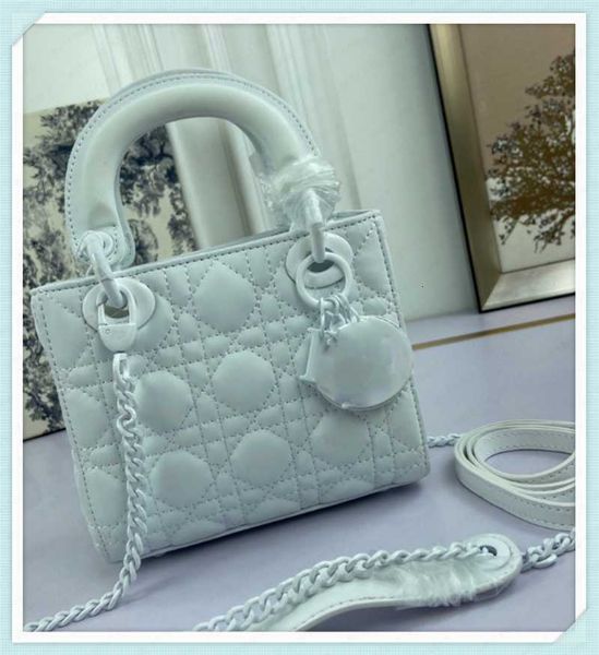 whoesale women luxurys designers bags classical female shoulder bag handbag crossbody lady 21010601q
whoesale women luxurys designers bags classical female shoulder bag handbag crossbody lady 21010601q