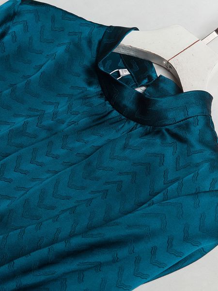 blouses mulberry stand collar satin ol jacquard herringbone silk blouse, White
blouses mulberry stand collar satin ol jacquard herringbone silk blouse, White