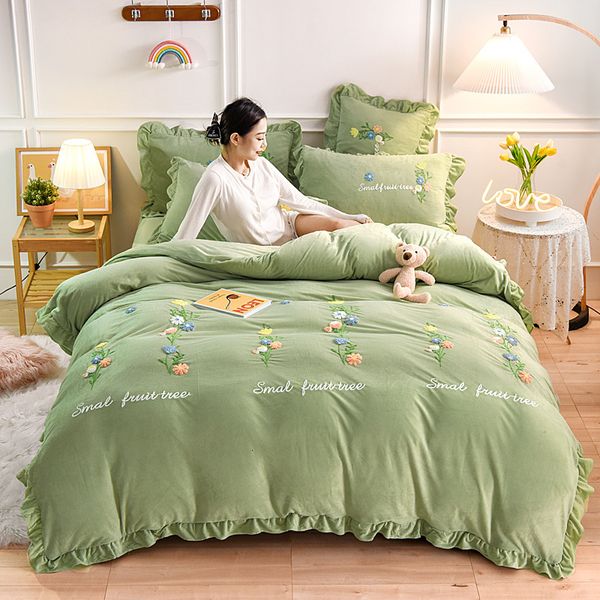korean version autumn and winter four piece set milk coral veet flannel thickened warm embroidered bedding
korean version autumn and winter four piece set milk coral veet flannel thickened warm embroidered bedding