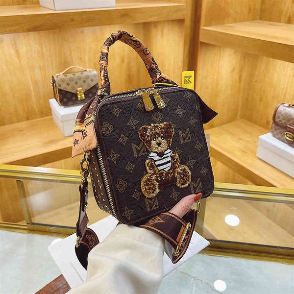 2022 factory outlet mange live new single shoulder perfume bag, net red, small square bag printing. gmrf
2022 factory outlet mange live new single shoulder perfume bag, net red, small square bag printing. gmrf