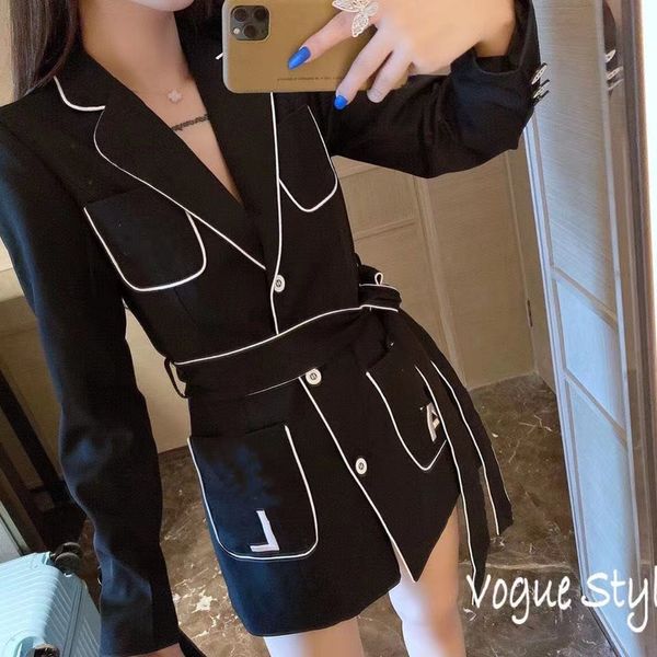 women's jackets 2021 design slim suit three-dimensional embroidered coat with belt, Black;brown
women's jackets 2021 design slim suit three-dimensional embroidered coat with belt, Black;brown