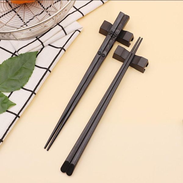 pairs of japanese spare ribs alloy non-slip pointed sushi chopsticks household non-deformation tableware
pairs of japanese spare ribs alloy non-slip pointed sushi chopsticks household non-deformation tableware