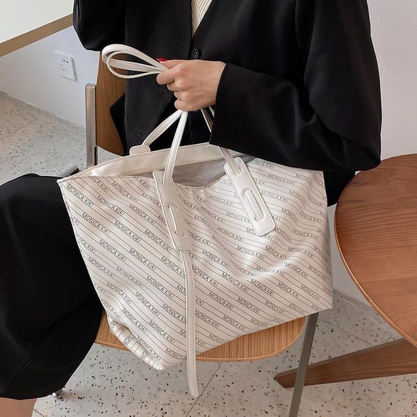 evening bags shoulder bag female handbag tote designer underarm women letter print all-match fashion 2021 trend pu leather zipper
evening bags shoulder bag female handbag tote designer underarm women letter print all-match fashion 2021 trend pu leather zipper