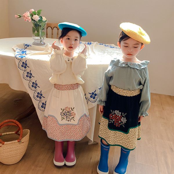 2021 new spring 1-6 years cotton embroidery flower peter pan collar long sleeve kids baby girls blouse shirts, White;black
2021 new spring 1-6 years cotton embroidery flower peter pan collar long sleeve kids baby girls blouse shirts, White;black
