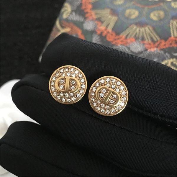 design full of brilliant diamonds round earrings brass love super fairy small and versatile female, Golden;silver
design full of brilliant diamonds round earrings brass love super fairy small and versatile female, Golden;silver