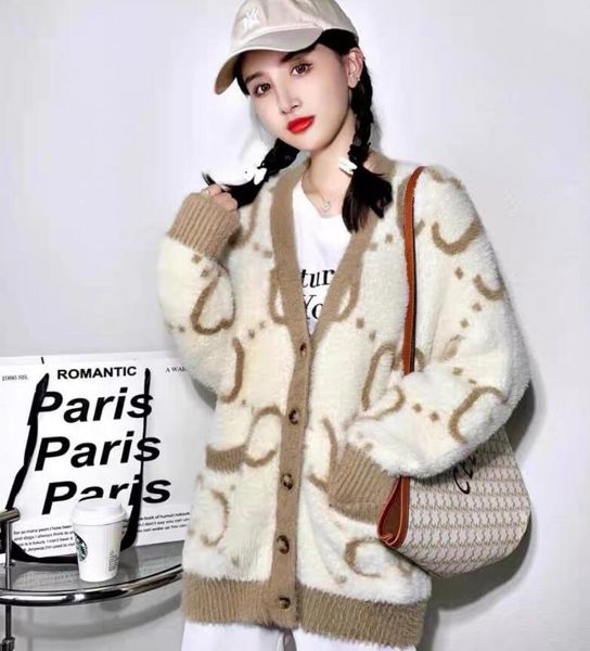21 mohair padded sweater autumn and winter full-length letter jacquard v-neck slim jacket fashion brand designer sweaters, White;black
21 mohair padded sweater autumn and winter full-length letter jacquard v-neck slim jacket fashion brand designer sweaters, White;black