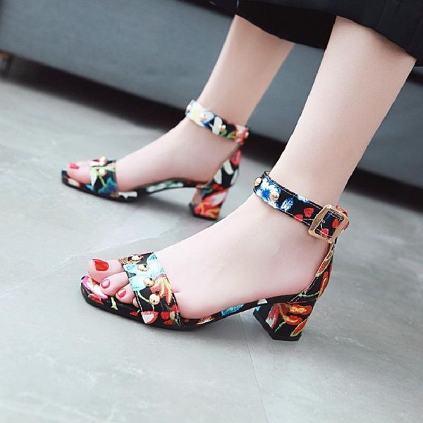 dress shoes one word with women sandals high heels 2021 thick heel women's fairy style black buckle
dress shoes one word with women sandals high heels 2021 thick heel women's fairy style black buckle