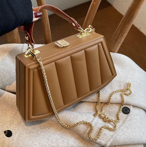 evening bags luxury designer metal chain bag box hand fashion shoulder design party cross body messenger high-quality women's
evening bags luxury designer metal chain bag box hand fashion shoulder design party cross body messenger high-quality women's
