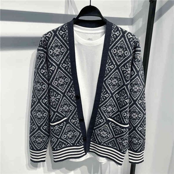 retro loose couple japane harajuku jacquard sweater fashion cardigan streetwear casual men winter clothing coat, Black;white
retro loose couple japane harajuku jacquard sweater fashion cardigan streetwear casual men winter clothing coat, Black;white