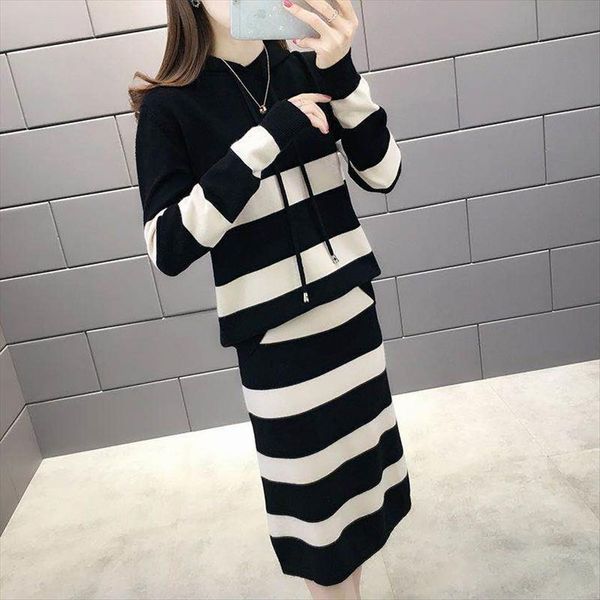 designer vintage knitt skirt women tracksuits set sweet hooded collar sweater casual knitting splicing stripe autumn 2piece, Gray
designer vintage knitt skirt women tracksuits set sweet hooded collar sweater casual knitting splicing stripe autumn 2piece, Gray