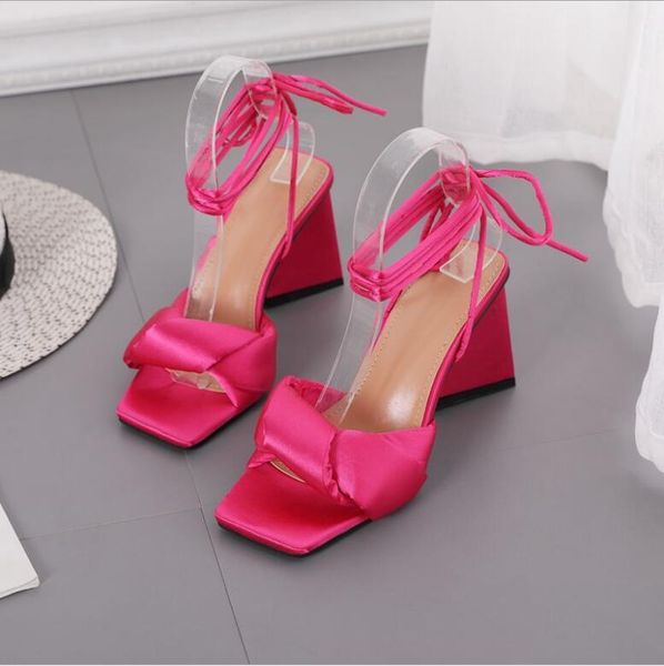 sandals 2021 fashion lace up women square toetriangle heel cross tied party shoes rose size 35-42 sandalias femenina, Black
sandals 2021 fashion lace up women square toetriangle heel cross tied party shoes rose size 35-42 sandalias femenina, Black