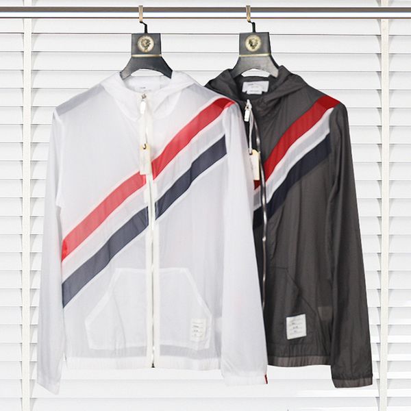 jacket chao brand tb spring and summer color contrast stripe stitching outdoor leisure sunscreen clothes men's thin hooded coat, Black;brown
jacket chao brand tb spring and summer color contrast stripe stitching outdoor leisure sunscreen clothes men's thin hooded coat, Black;brown
