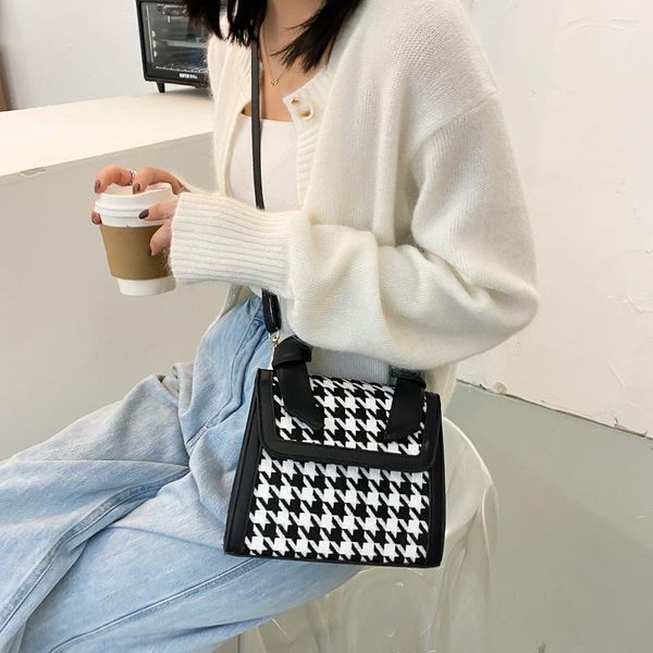 evening bags plaid retro crossbody handbag totes women casual pu leather shoulder purse female portable travel messenger small handle ba
evening bags plaid retro crossbody handbag totes women casual pu leather shoulder purse female portable travel messenger small handle ba